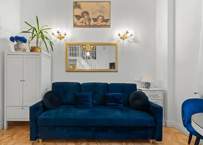 Beautiful Flat. Great Location.