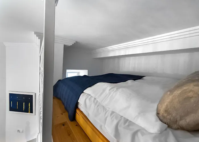Beautiful Flat. Great Location.