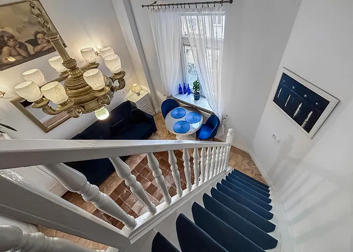 Beautiful Flat. Great Location.